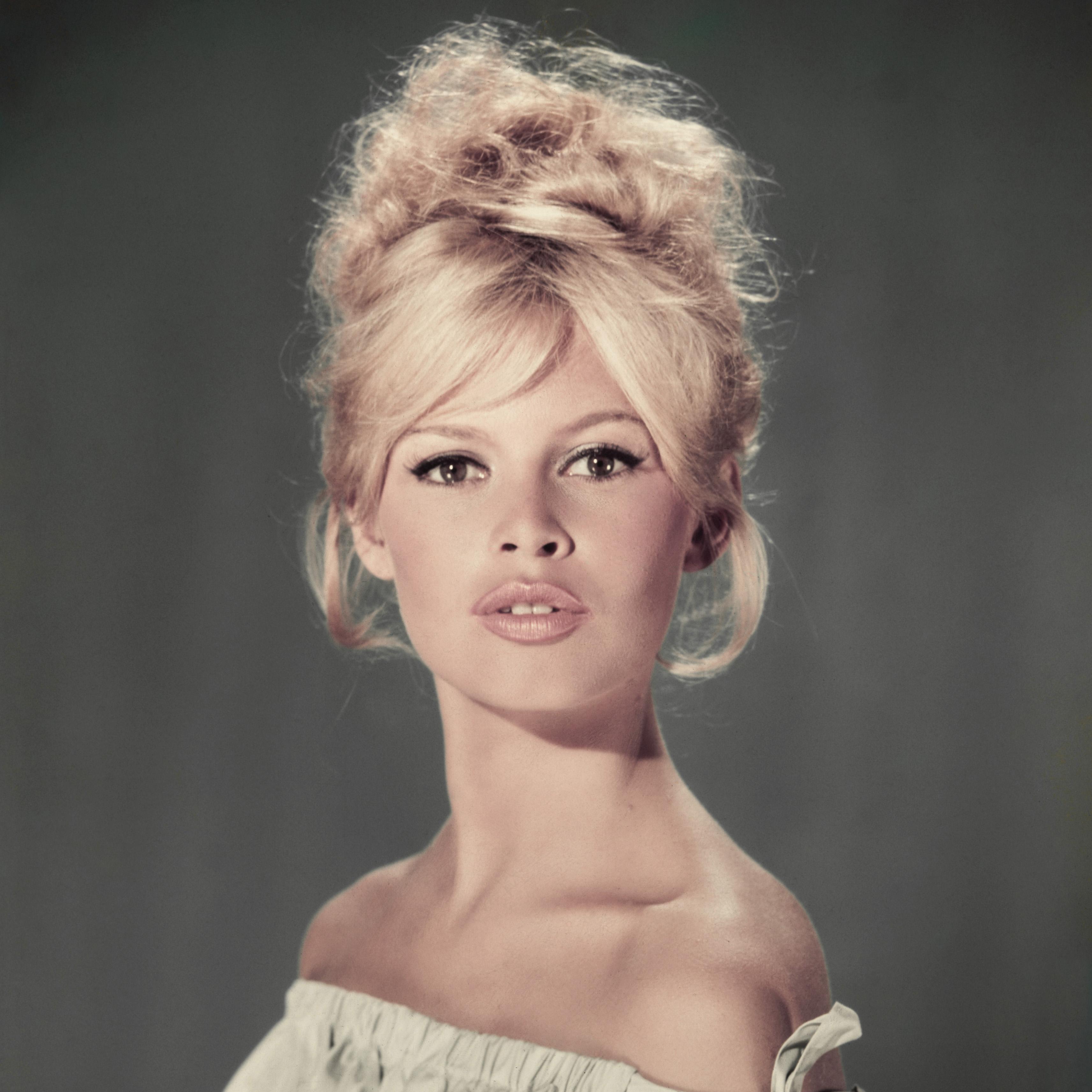 Artists | Brigitte Bardot - Lyrics